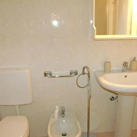 Beautiful 1 Min Walk From The Beach Castle Of